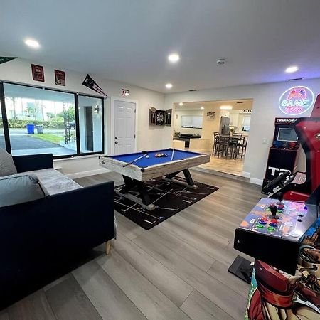 Villa Modern Tropical Oasis With Arcade, Hottub & Minigolf à Hollywood Extérieur photo